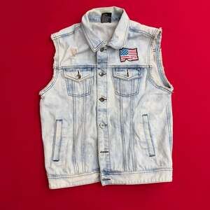 VINTAGE Y2K Southpole Blue Distressed XL Denim Vest with USA Flag Patch